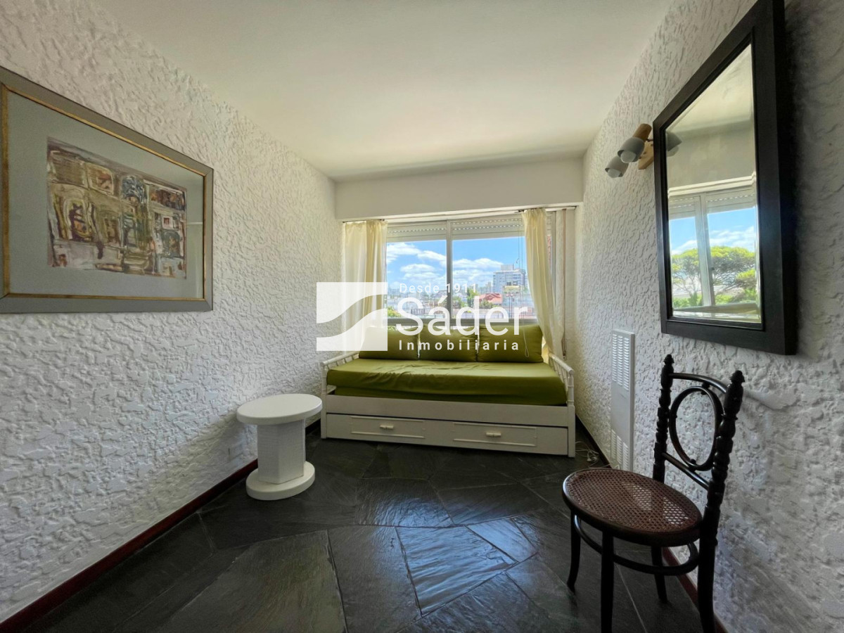Apartamento ID.4657 - Apartamento en venta y alquiler 4 dormitorios en la península.