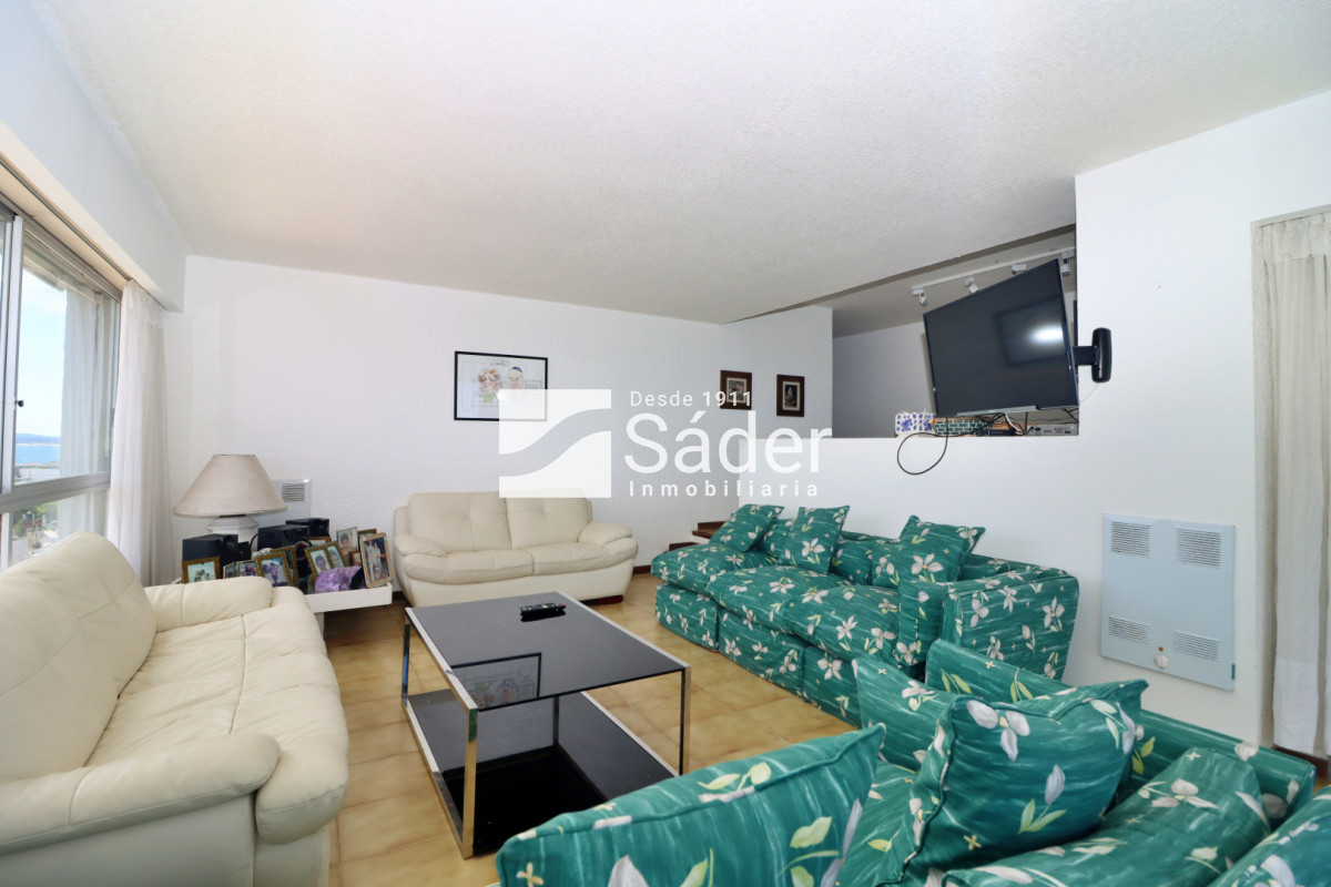 Apartamento ID.4623 - Apartamento frente a Playa Brava. 2 dormitorios. 