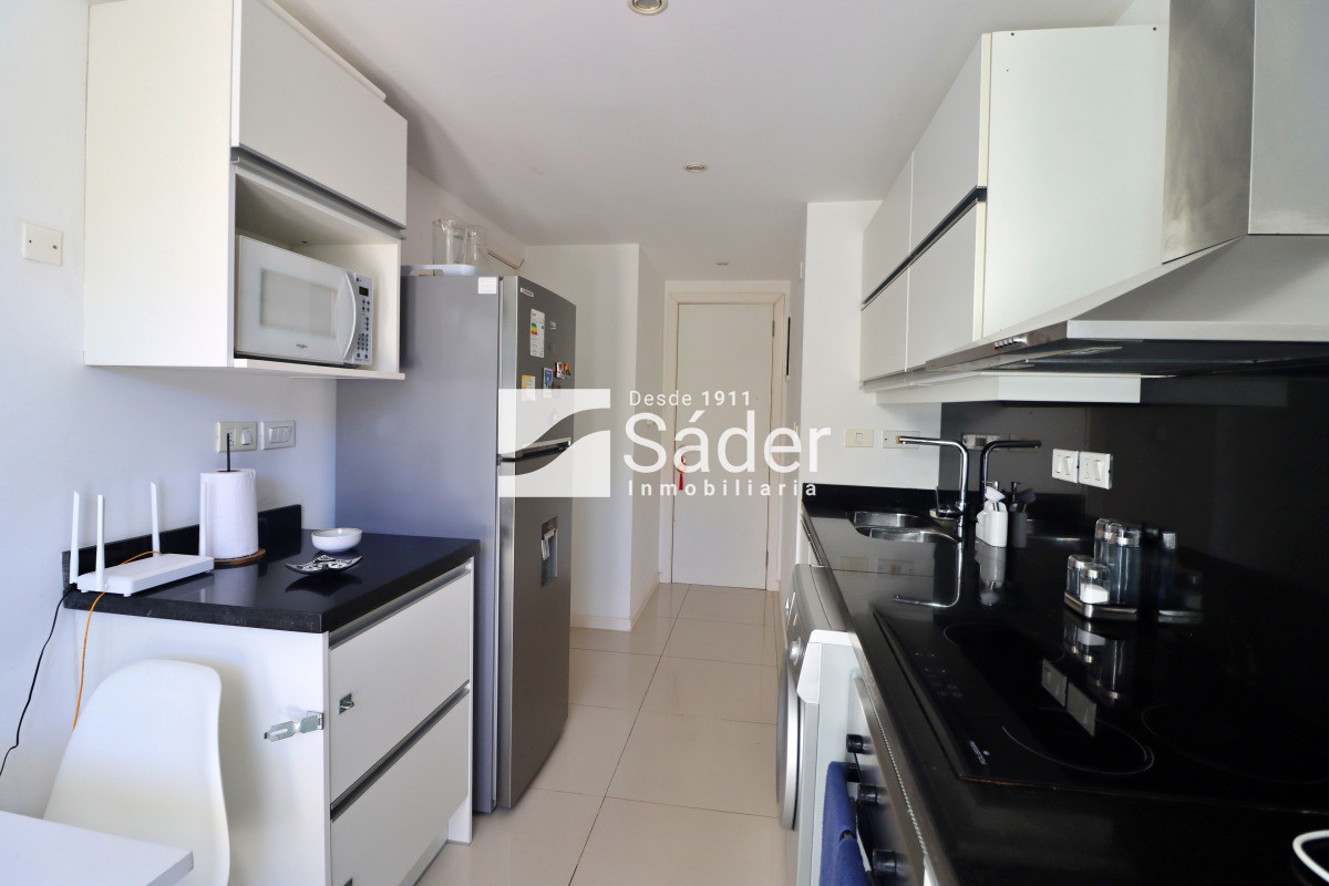 Apartamento ID.4428 - Apto en alquiler. Playa mansa 3 dormitorios en suite