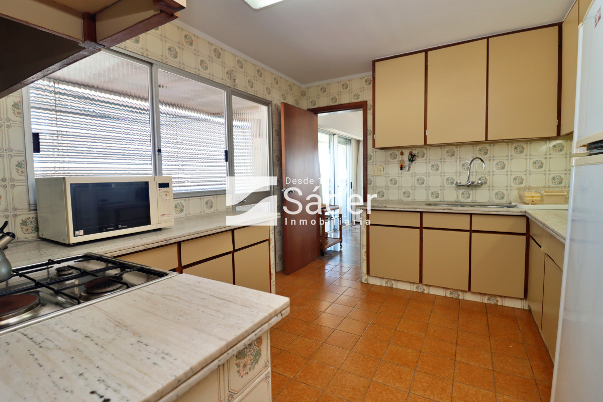 Apartamento ID.4276 - Apto. 3 dorm. con vista al mar. (Playa mansa, pda. 3)