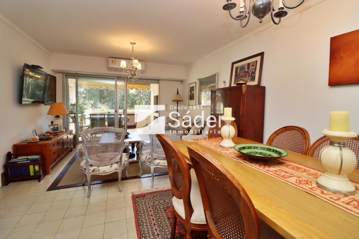 Apartamento ID.4337 - Apto sobre Av. Roosevelt, 2 Dorm con Suite y Parrillero 