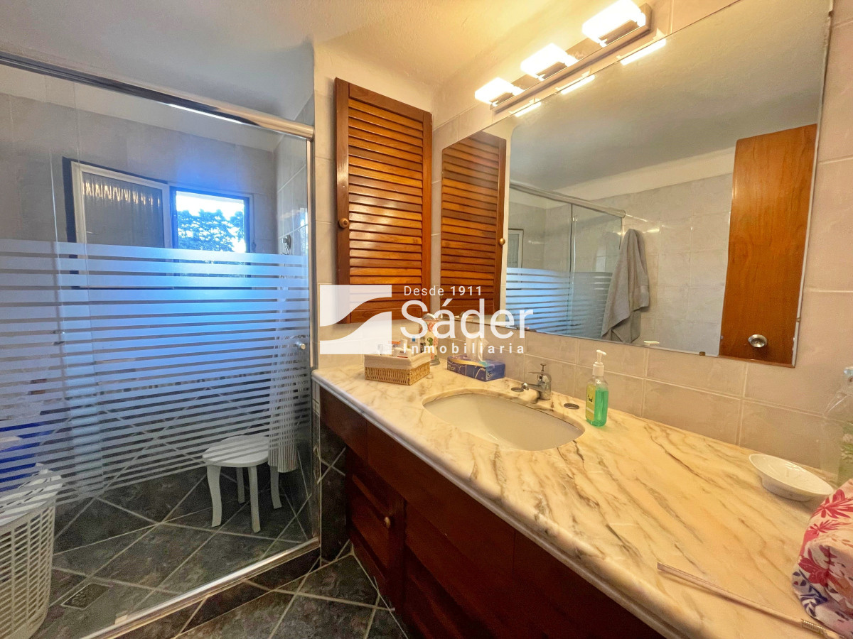 Apartamento ID.4337 - Apto sobre Av. Roosevelt, 2 Dorm con Suite y Parrillero 