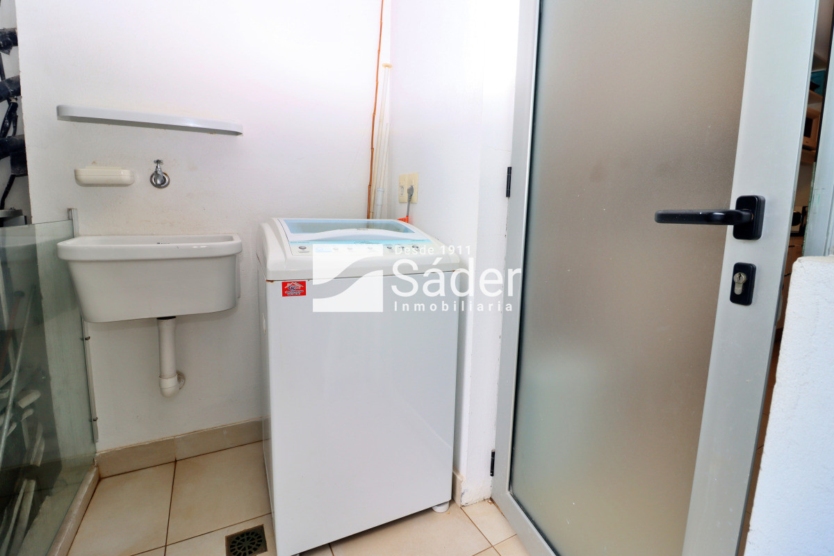 Apartamento ID.4300 - Apto. en alquiler de 3 dormitorios. Frente al mar
