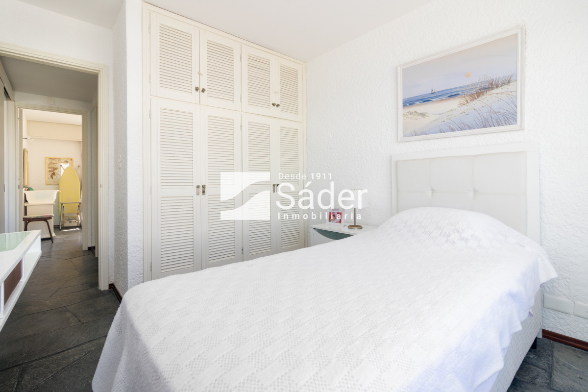 Apartamento ID.3698 - Ubicado frente a la icónica Playa El Emir