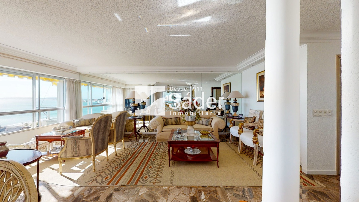 Apartamento ID.724 - Apartamento en venta Playa Mansa 3 dormitorios