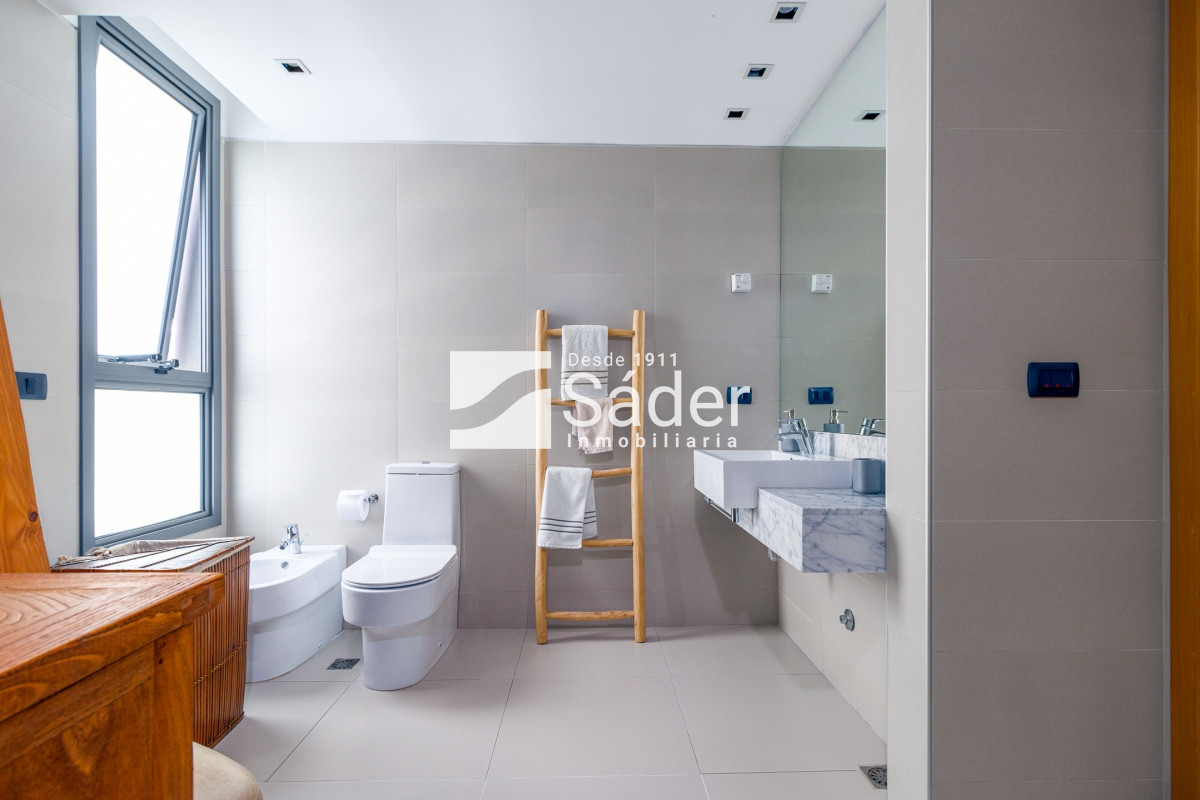 Apartamento ID.2908 - Apartamento en venta y alquiler Playa Brava 3 dormitorios