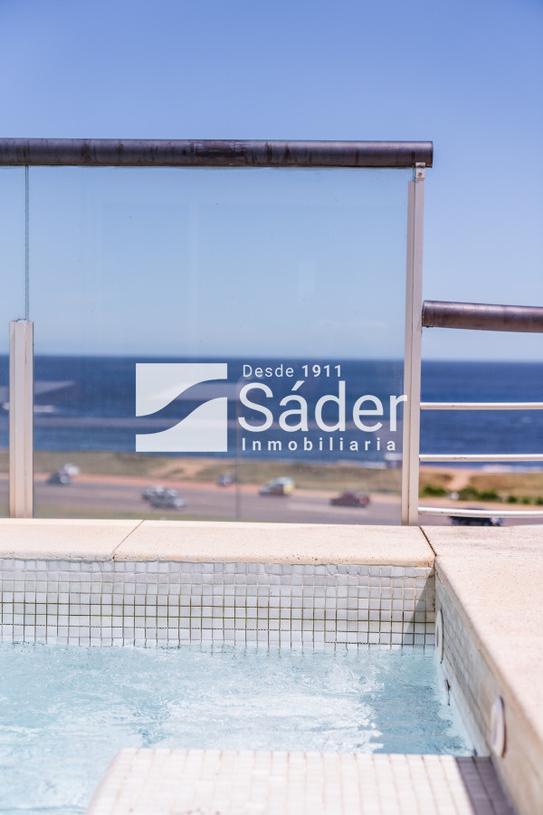Apartamento ID.3738 - Venta de Penthouse 3 DORMITORIOS con vista al mar.