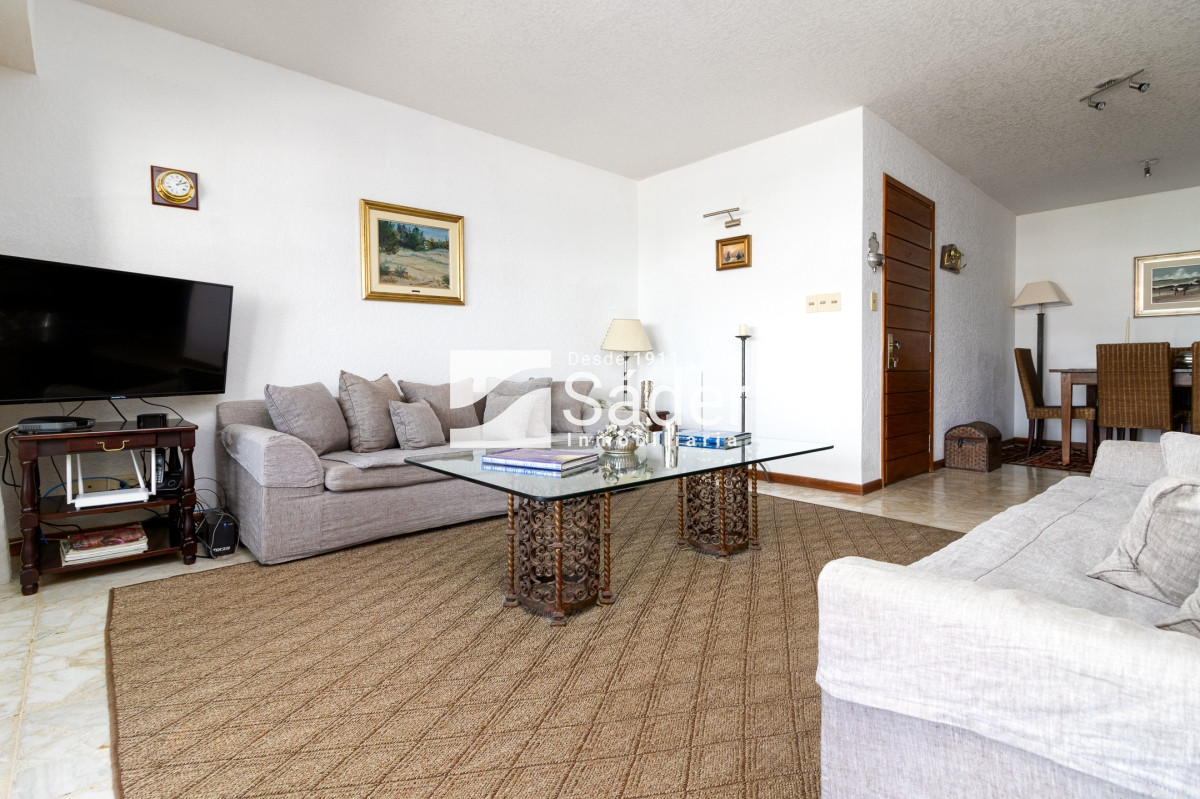 Apartamento ID.3135 - Apartamento en Playa Mansa 3 dormitorios