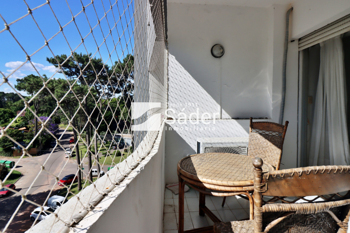 Apartamento ID.4596 - Apto en zona Cantegrill. 2 dormitorios y servicio