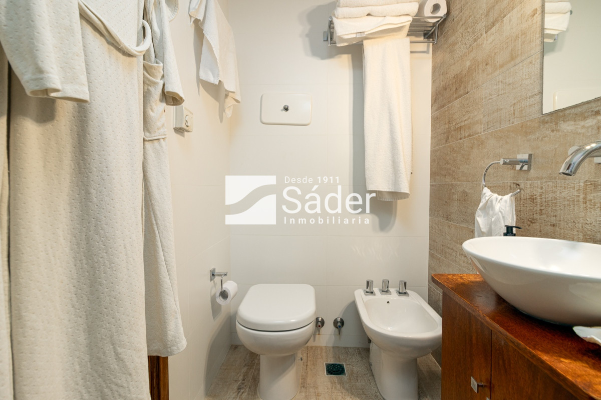 Apartamento ID.3135 - Apartamento en Playa Mansa 3 dormitorios