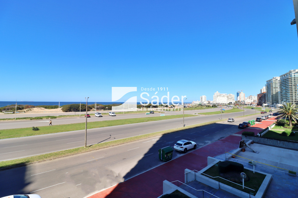 Apartamento ID.4355 - Apto con vista a playa brava. Primera linea
