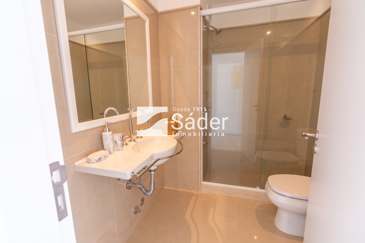 Apartamento ID.3738 - Venta de Penthouse 3 DORMITORIOS con vista al mar.