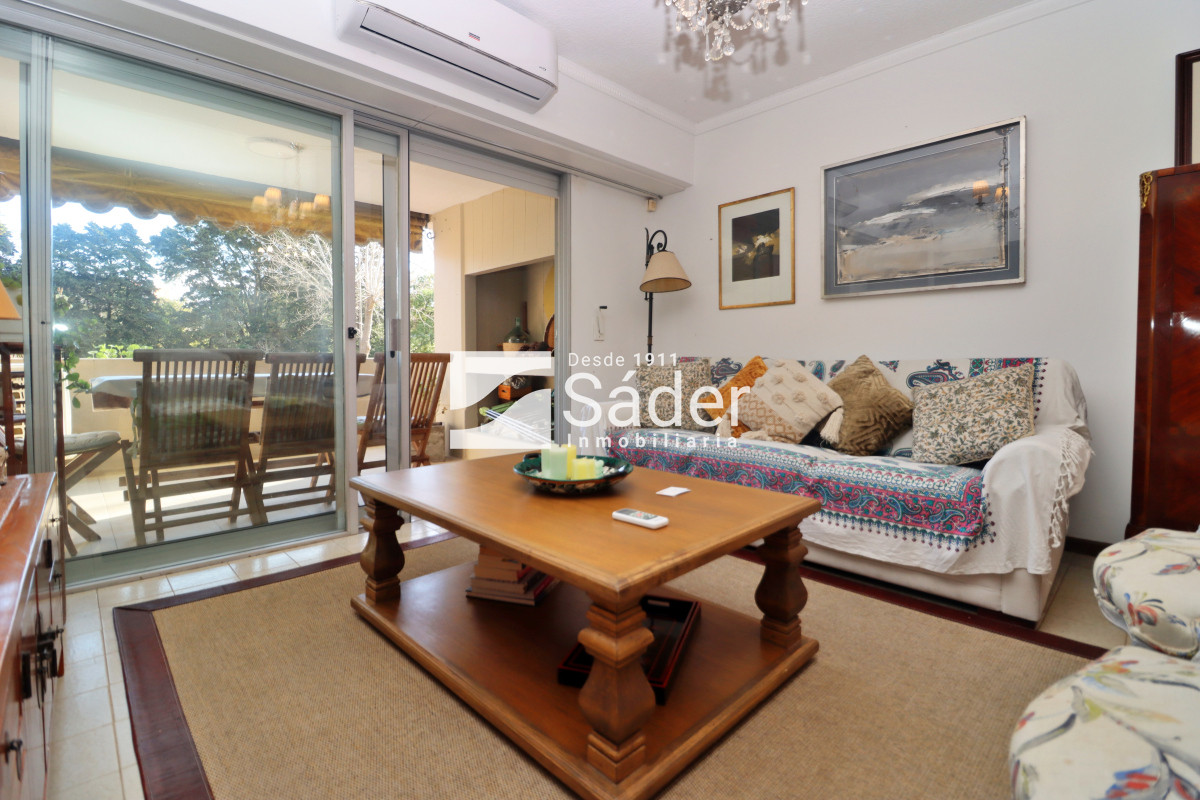 Apartamento ID.4337 - Apto sobre Av. Roosevelt, 2 Dorm con Suite y Parrillero 