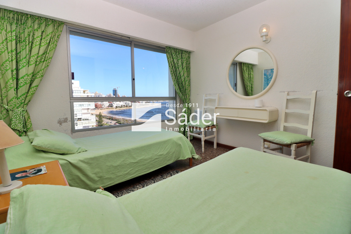 Apartamento ID.4276 - Apto. 3 dorm. con vista al mar. (Playa mansa, pda. 3)