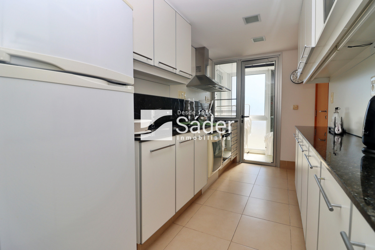 Apartamento ID.4324 - Apto. en alquiler de 3 dorm. frente al mar. 