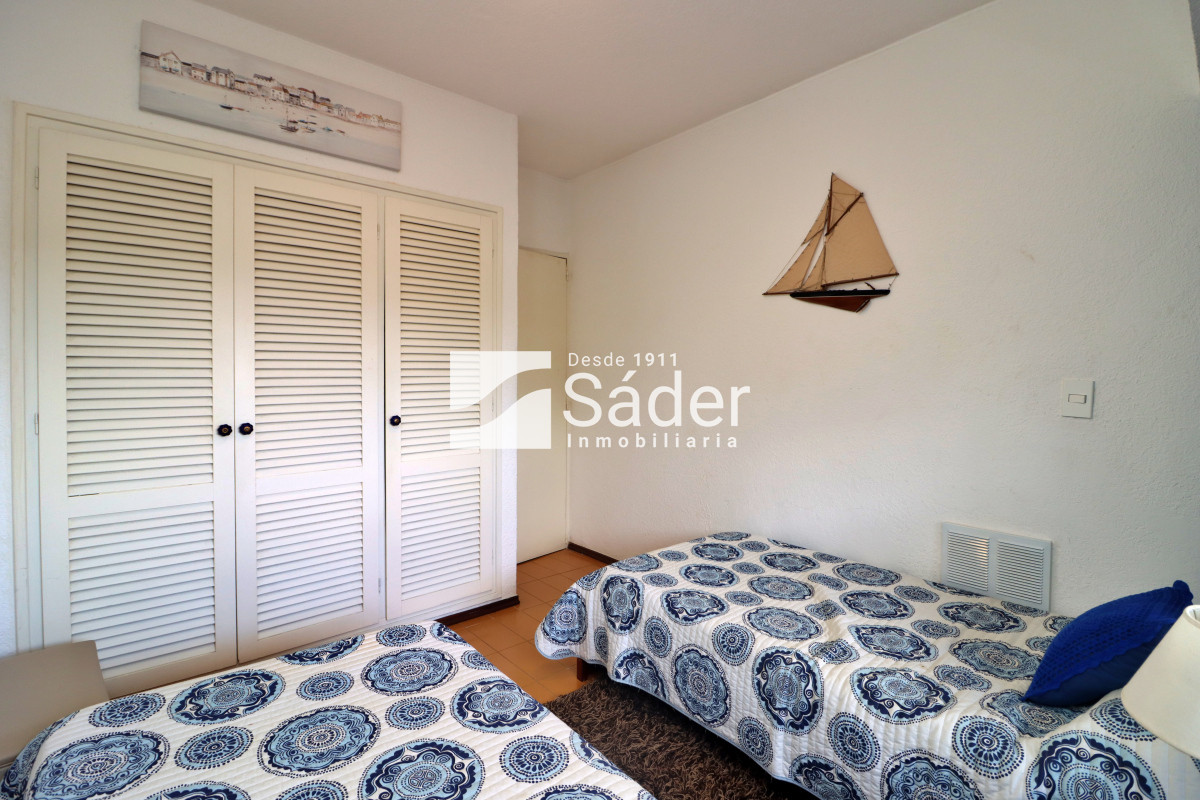 Apartamento ID.4243 - Apto funcional y bien ubicado, Pda 14 sobre  Roosevelt