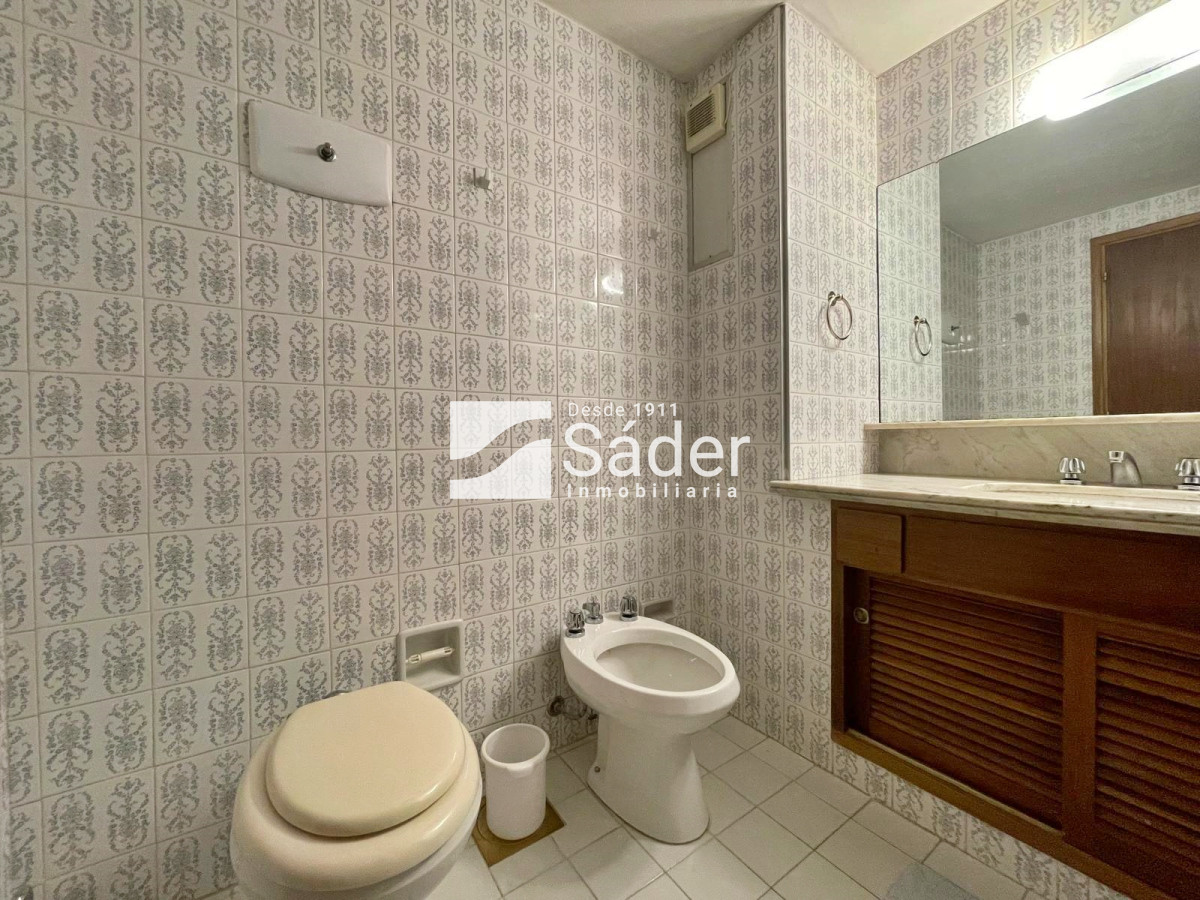 Apartamento ID.4276 - Apto. 3 dorm. con vista al mar. (Playa mansa, pda. 3)