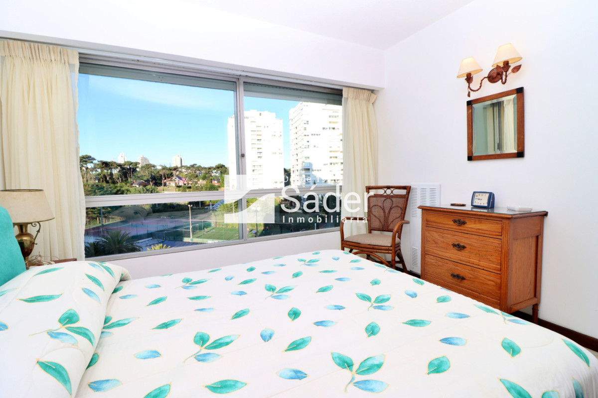 Apartamento ID.4555 - Apto en Alq. 4 dormitorios en Pda. 19 de la Mansa 