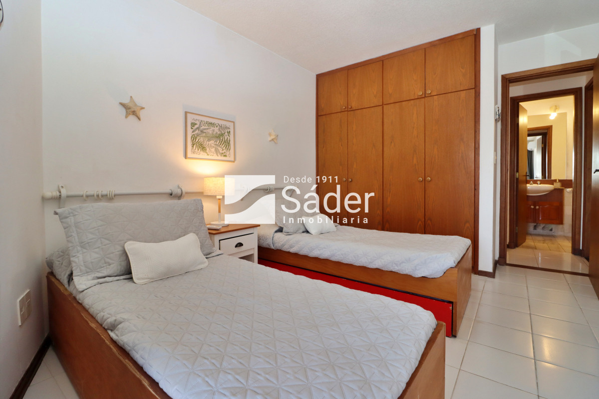 Apartamento ID.4325 - Apto. en alquiler de 2 dormitorios. 