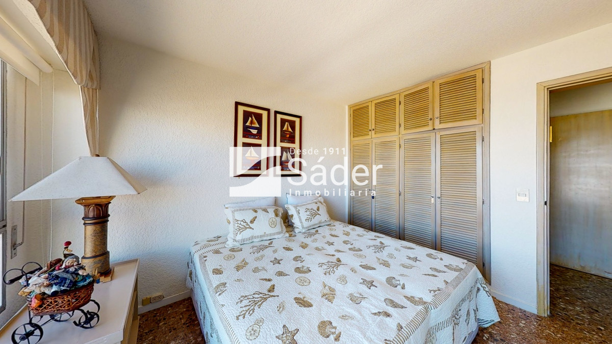 Apartamento ID.724 - Apartamento en venta Playa Mansa 3 dormitorios