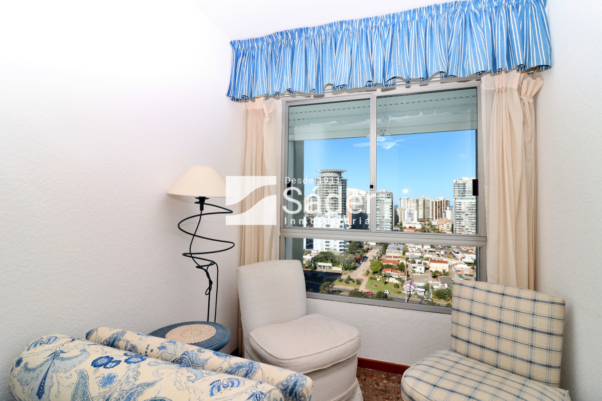 Apartamento ID.4462 - Apartamento en alquiler 3 dormitorios. Playa mansa
