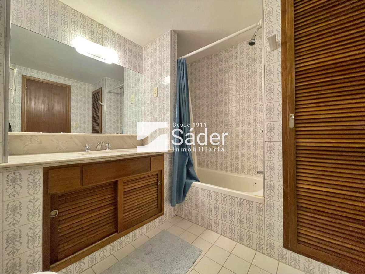 Apartamento ID.4276 - Apto. 3 dorm. con vista al mar. (Playa mansa, pda. 3)
