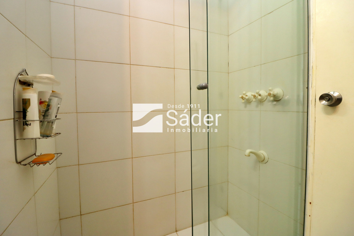 Apartamento ID.3910 - Espacios Amplios y Vista al Mar en Primera Línea
