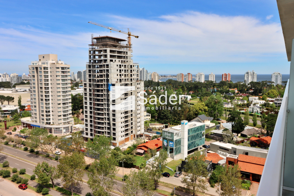 Apartamento ID.4440 - Venta de Apartamento sobre Avda. Roosevelt