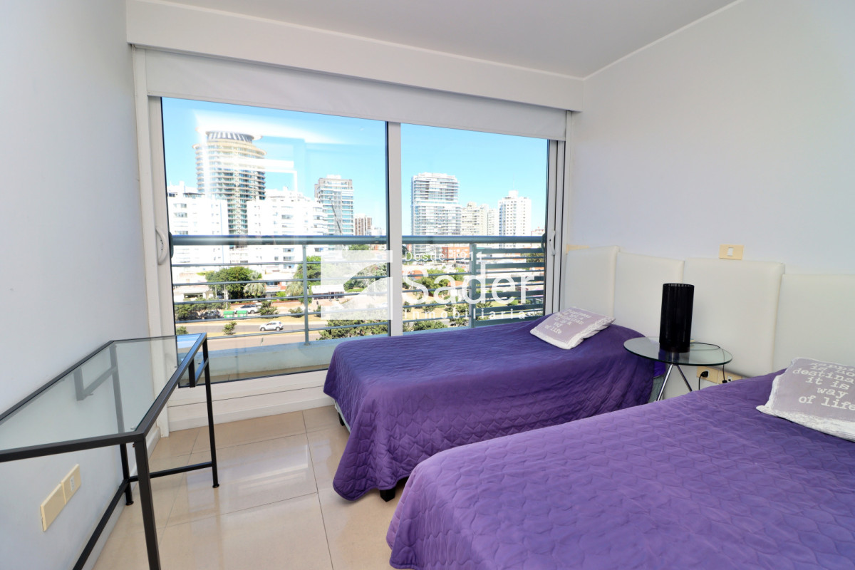 Apartamento ID.4549 - Alquiler de apto 3 dormitorios en suite a Metros de la Mansa, Pda. 3.