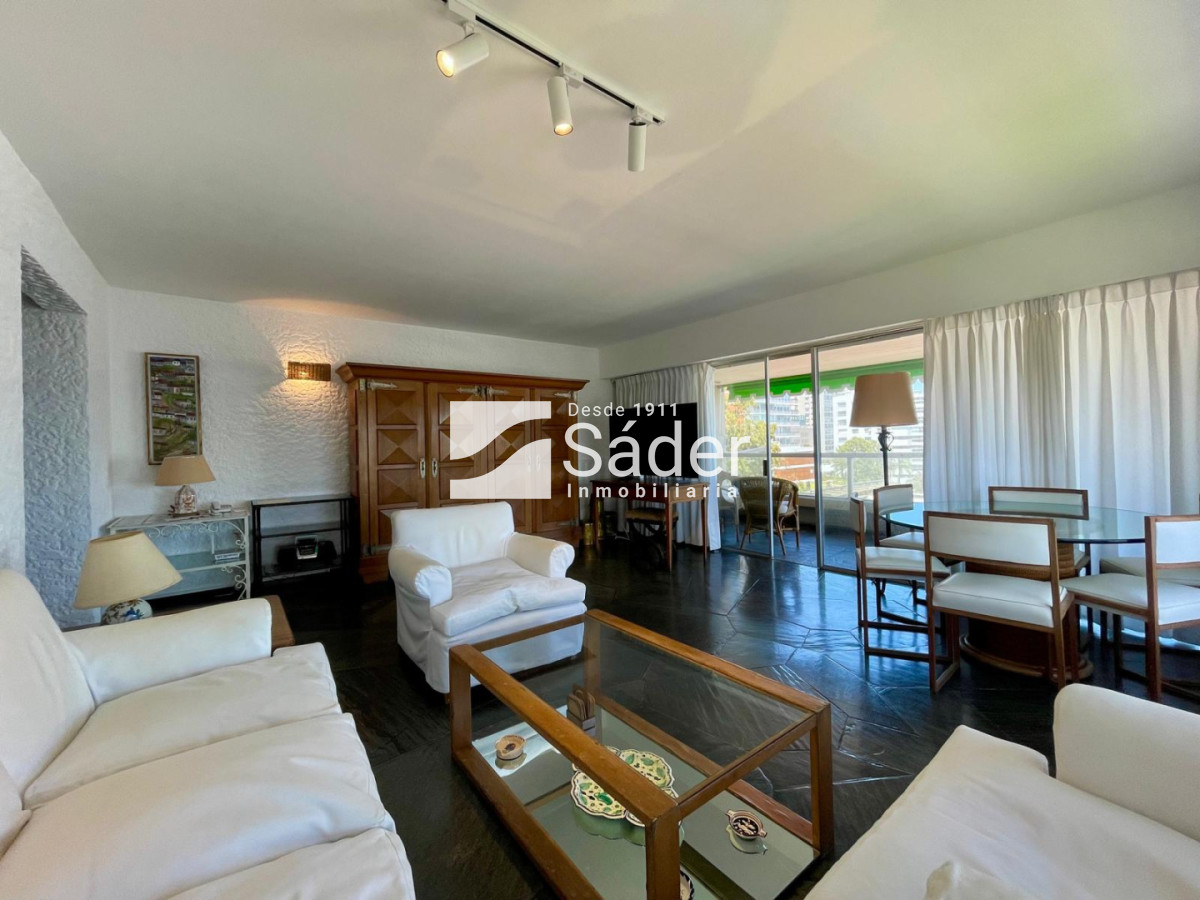 Apartamento ID.4657 - Apartamento en venta y alquiler 4 dormitorios en la península.