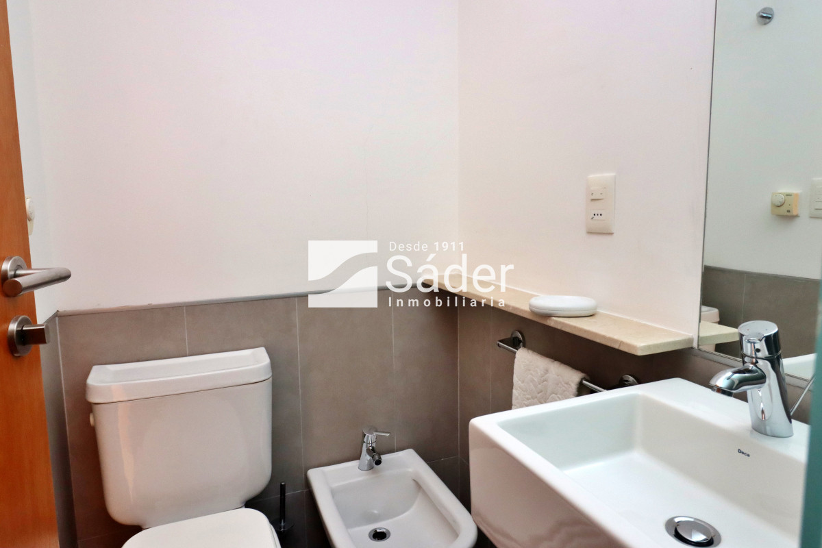 Apartamento ID.4324 - Apto. en alquiler de 3 dorm. frente al mar. 