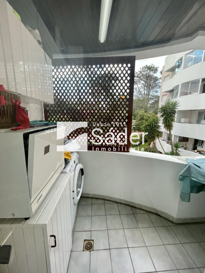 Apartamento ID.2518 - Apartamento en venta Playa Mansa 3 dormitorios