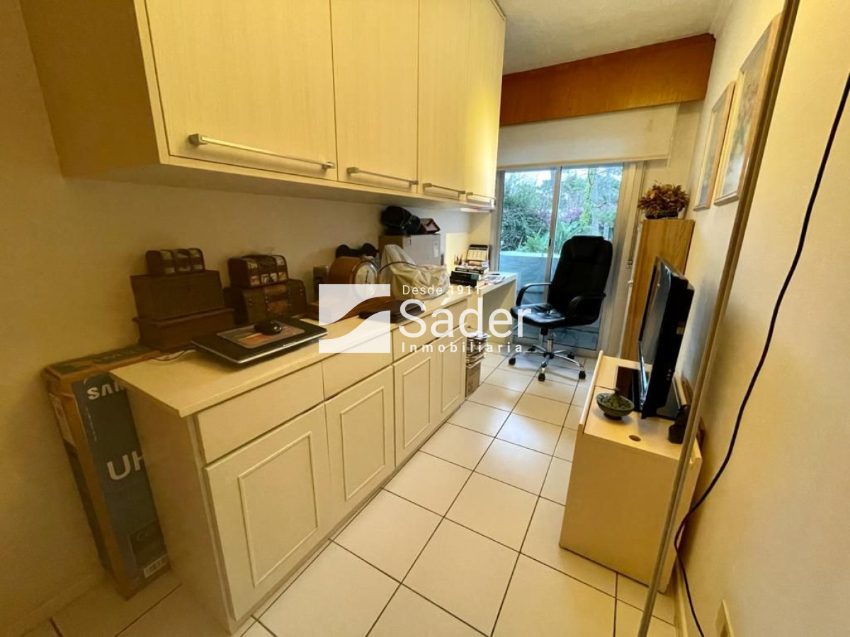Apartamento ID.2518 - Apartamento en venta Playa Mansa 3 dormitorios
