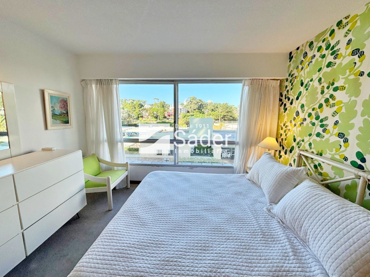 Apartamento ID.4554 - Apto 3 dorm. Playa mansa. 