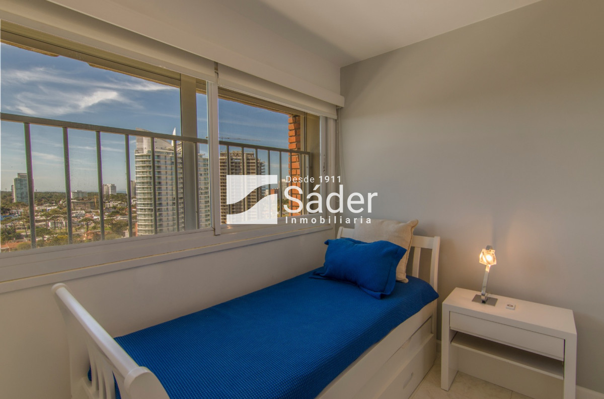 Apartamento ID.3175 - Apartamento en venta Playa Mansa 5 dormitorios