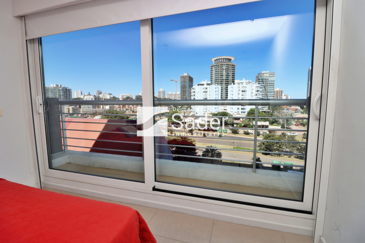 Apartamento ID.4549 - Alquiler de apto 3 dormitorios en suite a Metros de la Mansa, Pda. 3.