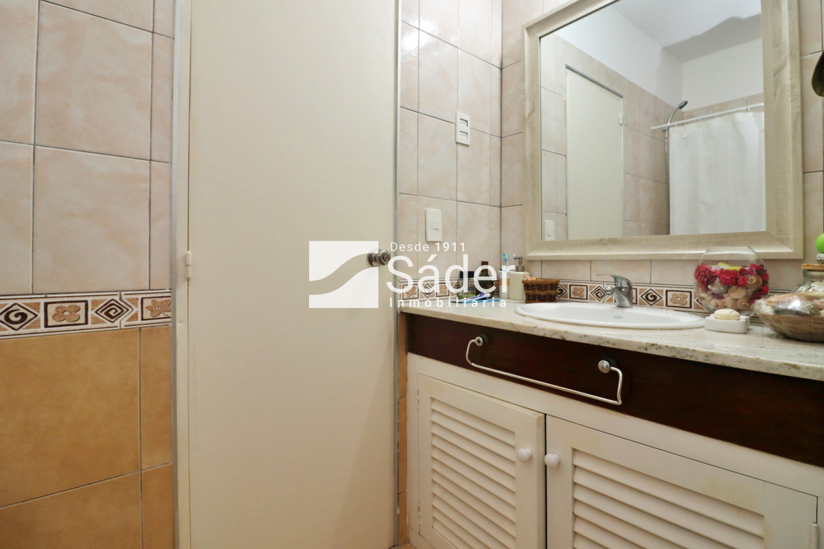 Apartamento ID.4243 - Apto funcional y bien ubicado, Pda 14 sobre  Roosevelt