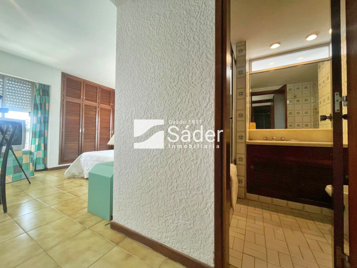 Apartamento ID.4623 - Apartamento frente a Playa Brava. 2 dormitorios. 