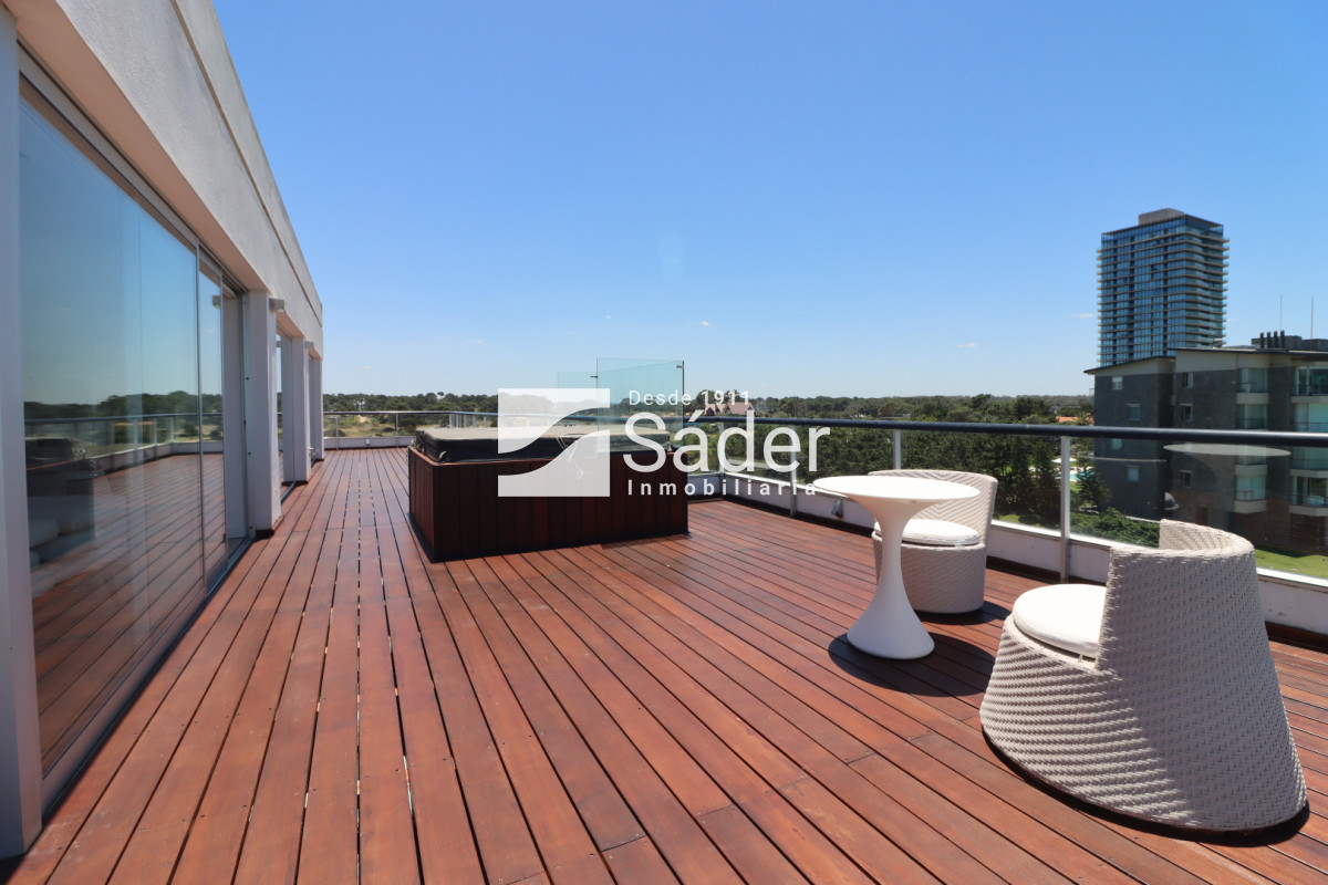 Apartamento ID.4605 - Penthouse en Alq. Pda 32 de Playa Brava, Punta del Este 