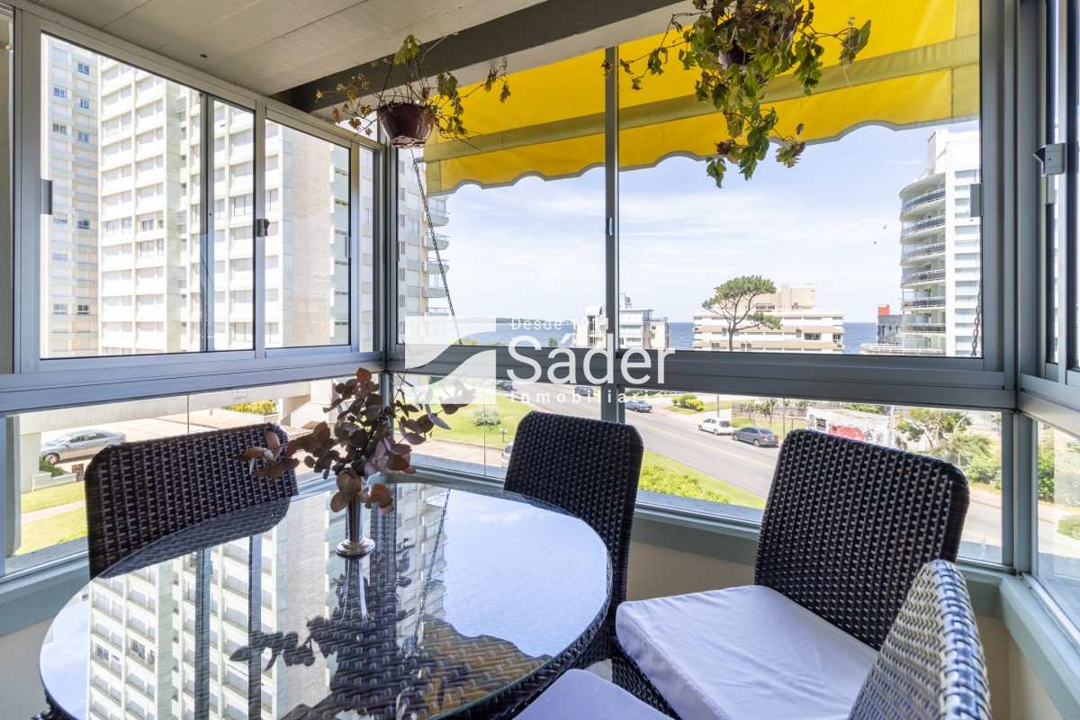 Apartamento ID.3135 - Apartamento en Playa Mansa 3 dormitorios