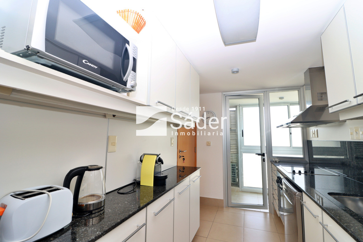 Apartamento ID.4451 - Apto 3 Dormitorios en alquiler, frente al mar 