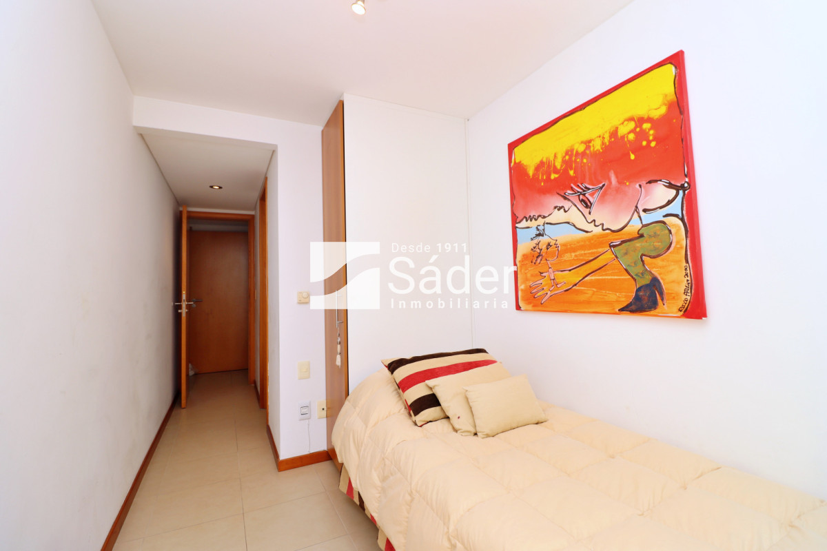 Apartamento ID.4542 - Apartamento en península. 3 dormitorios y parrillero