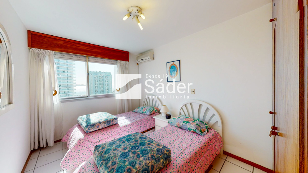 Apartamento ID.2750 - Apartamento en venta Playa Mansa 2 dormitorios