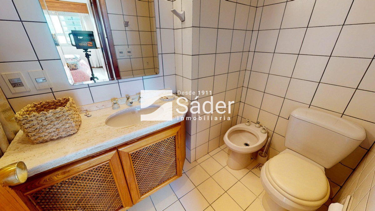 Apartamento ID.2750 - Apartamento en venta Playa Mansa 2 dormitorios