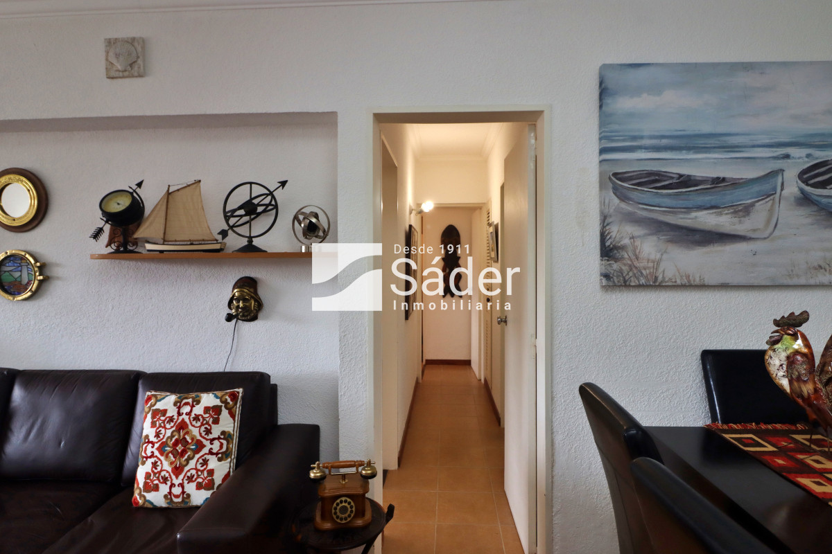 Apartamento ID.4243 - Apto funcional y bien ubicado, Pda 14 sobre  Roosevelt