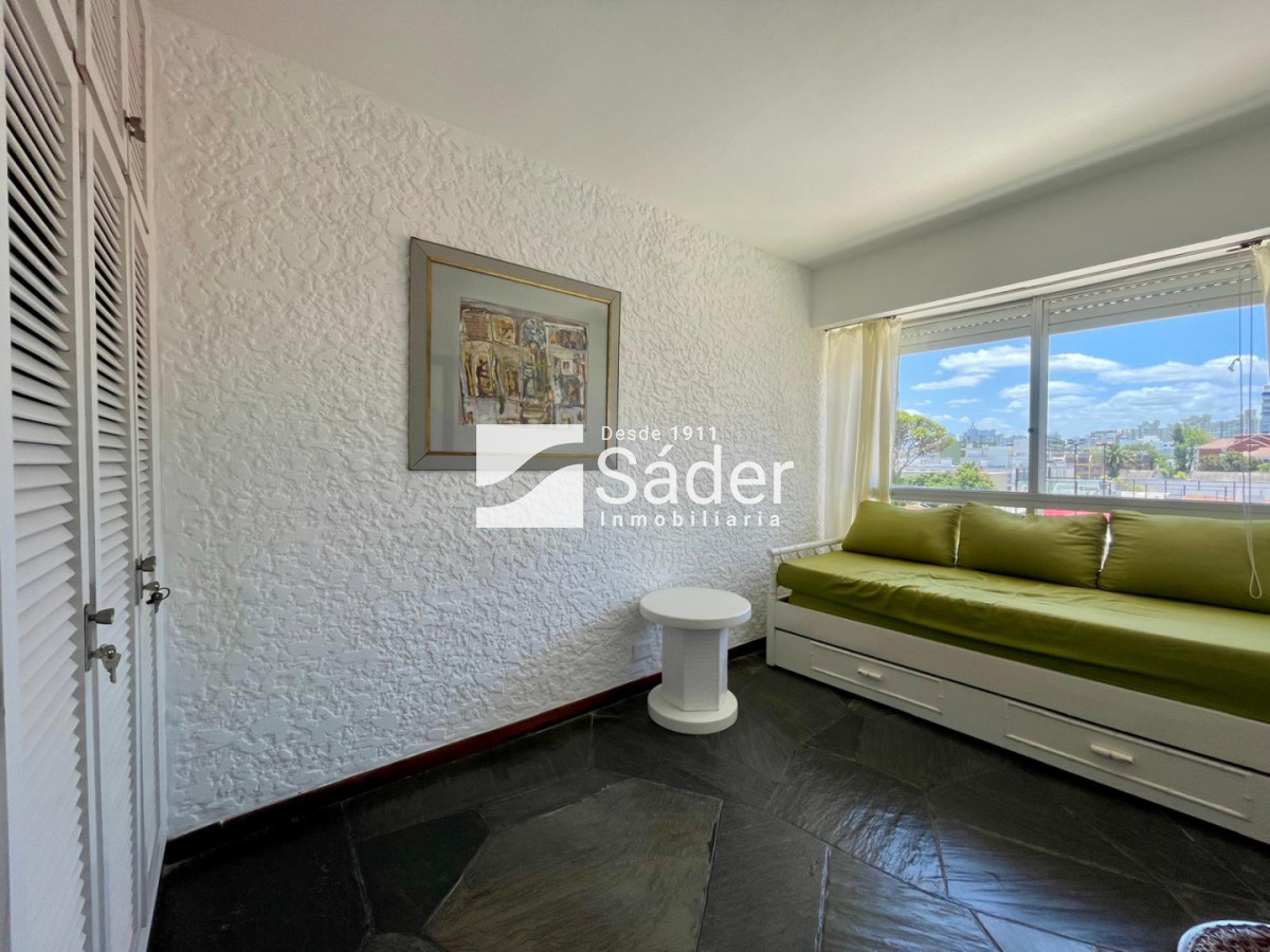 Apartamento ID.4657 - Apartamento en venta y alquiler 4 dormitorios en la península.
