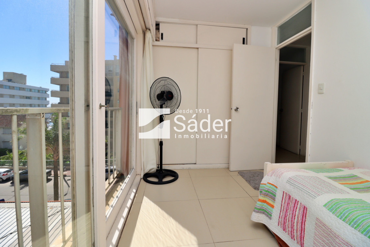 Apartamento ID.4615 - Apto 2 Dormitorios en la Península, sobre Av. Gorlero 