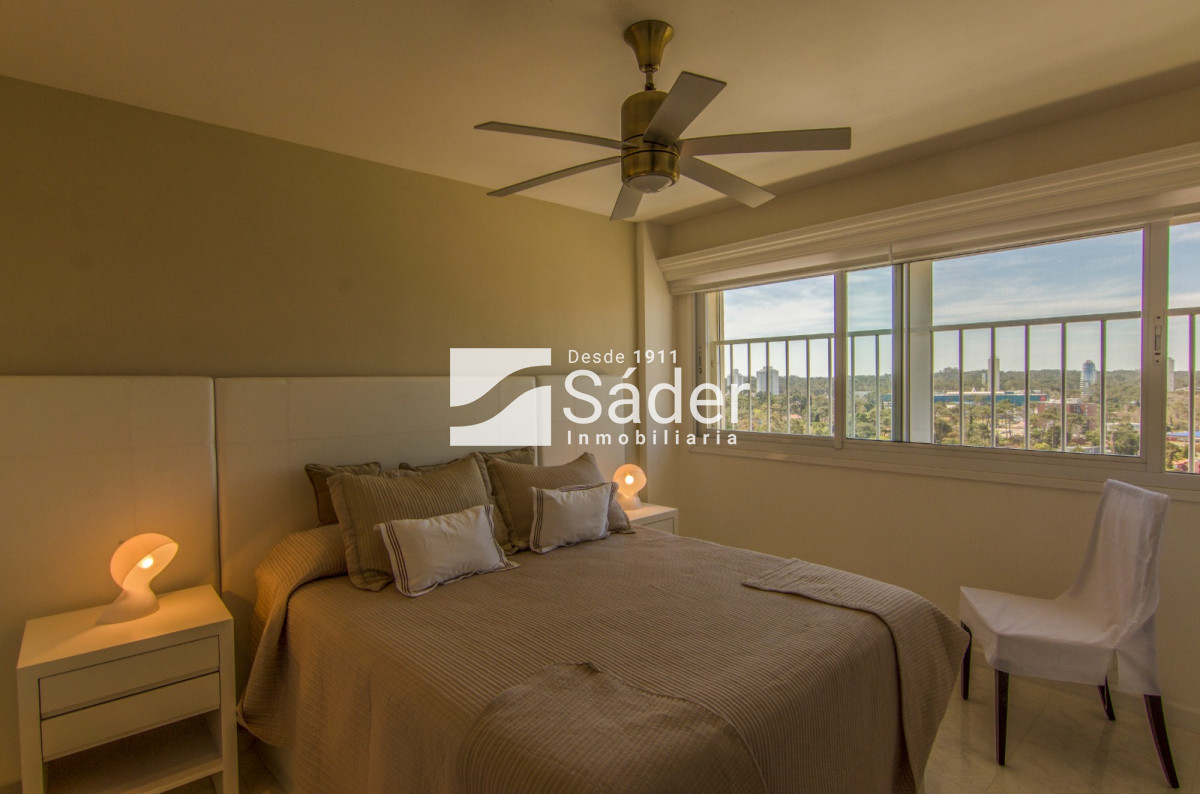 Apartamento ID.3175 - Apartamento en venta Playa Mansa 5 dormitorios