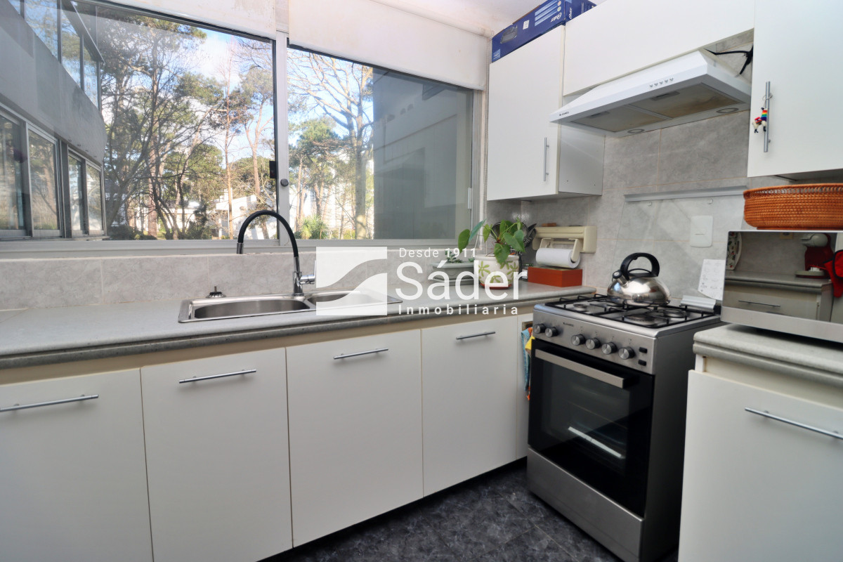 Apartamento ID.4337 - Apto sobre Av. Roosevelt, 2 Dorm con Suite y Parrillero 