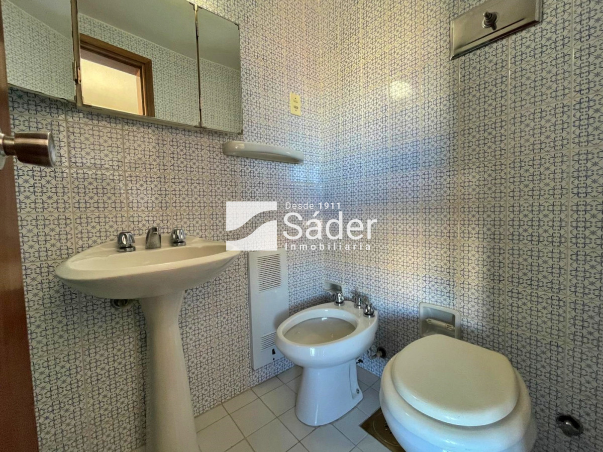 Apartamento ID.4276 - Apto. 3 dorm. con vista al mar. (Playa mansa, pda. 3)